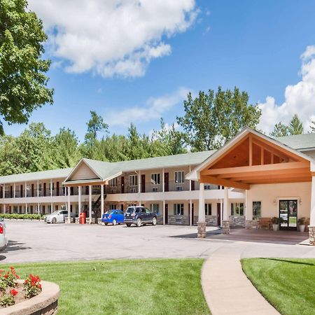 Howard Johnson By Wyndham Traverse City Ngoại thất bức ảnh