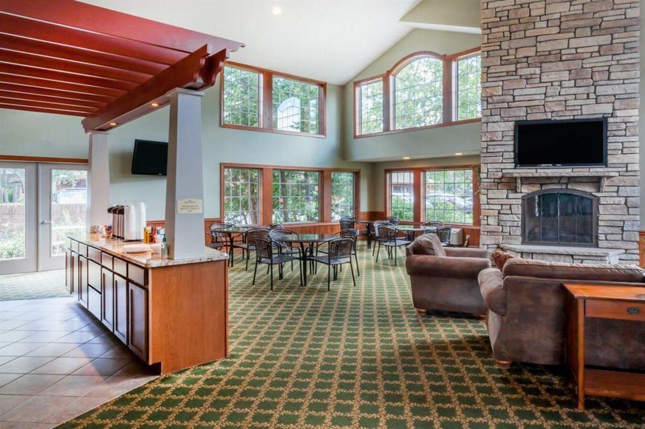 Howard Johnson By Wyndham Traverse City Ngoại thất bức ảnh
