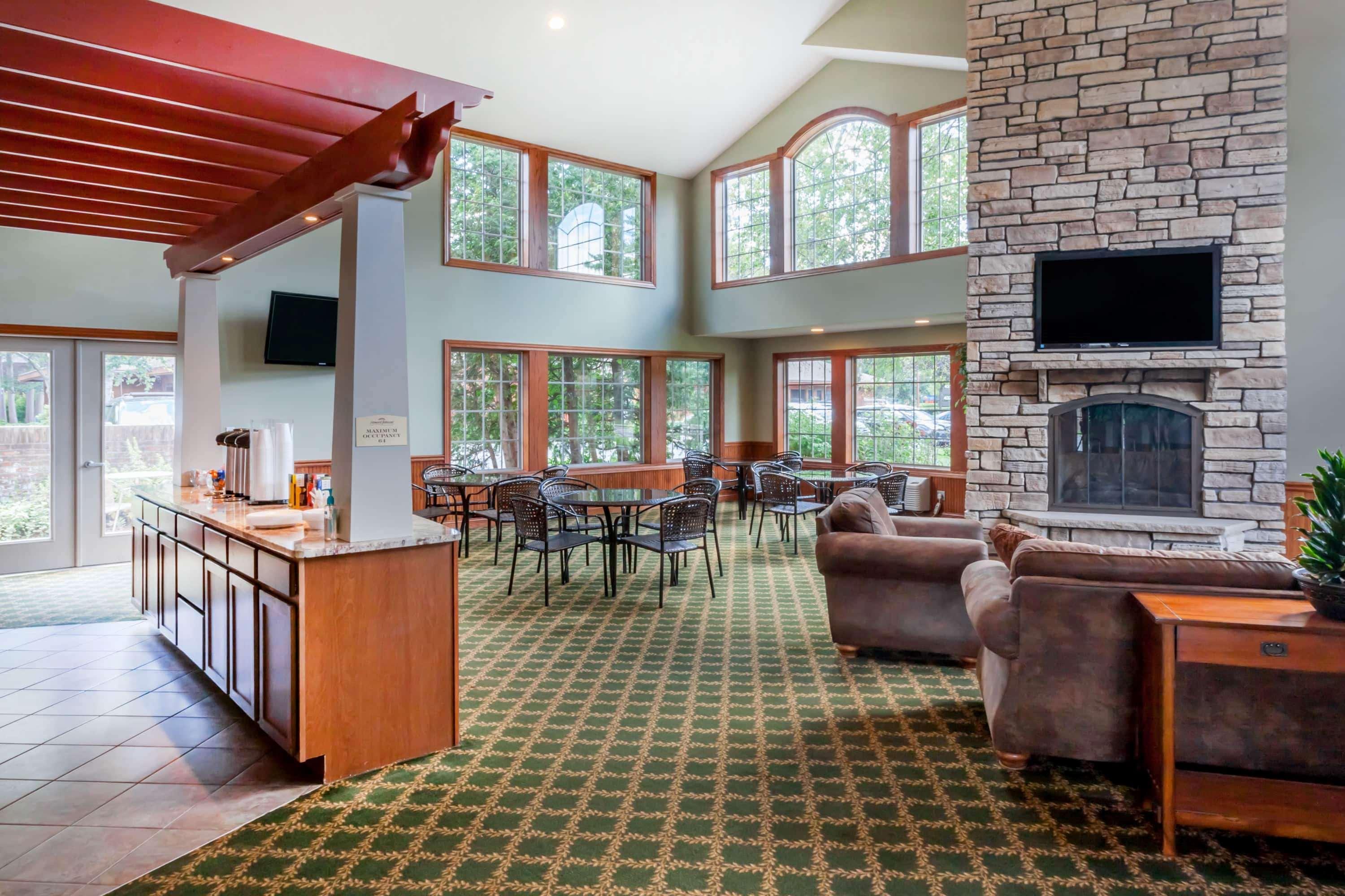 Howard Johnson By Wyndham Traverse City Ngoại thất bức ảnh
