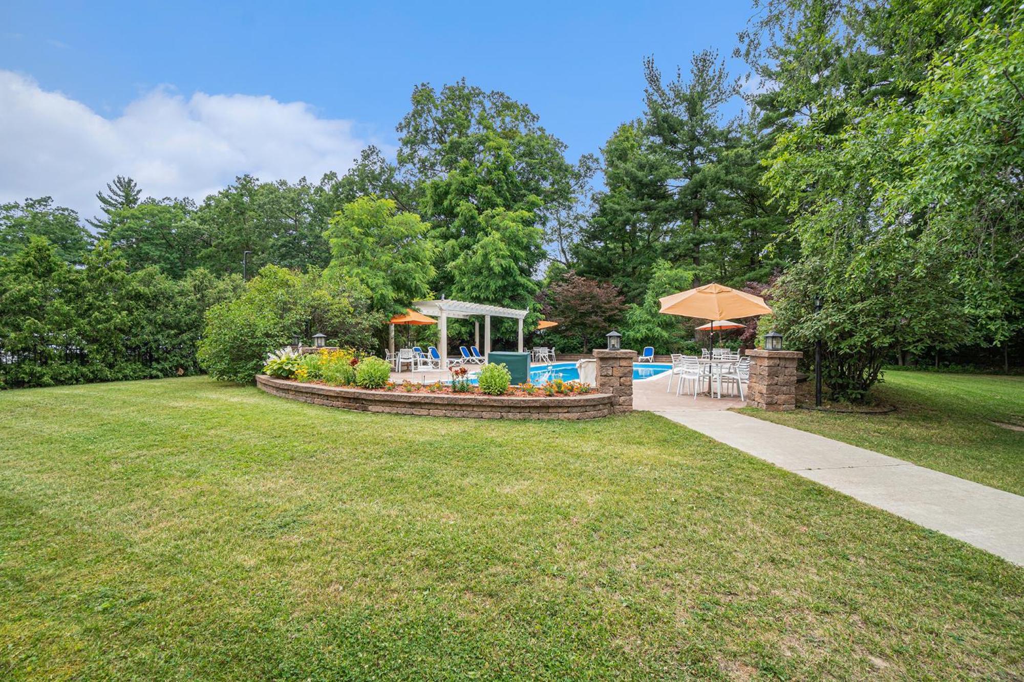 Howard Johnson By Wyndham Traverse City Ngoại thất bức ảnh